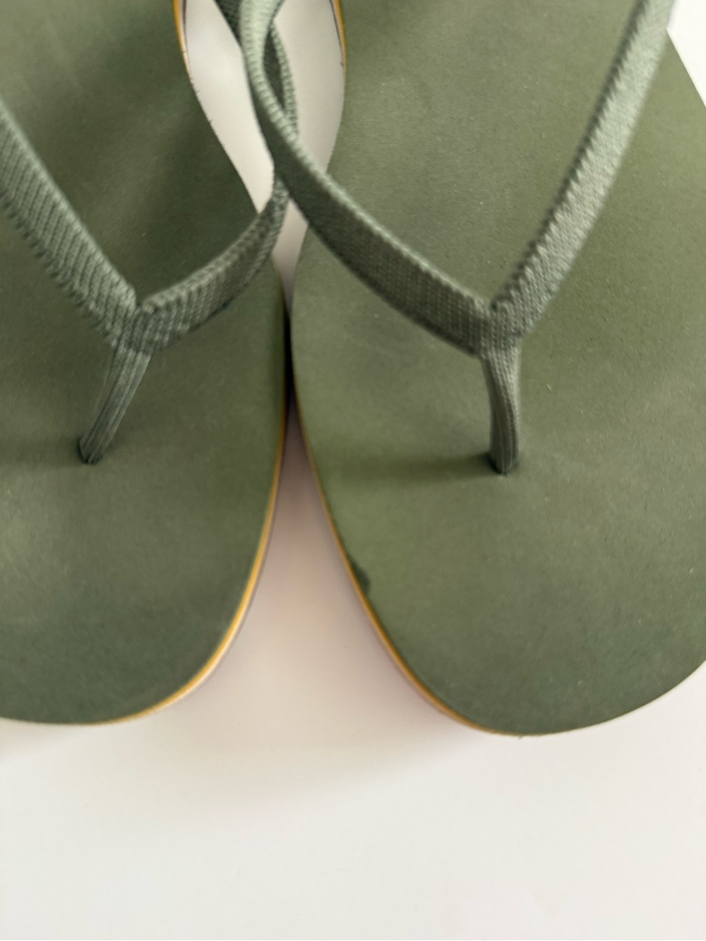 Rothy’s The Flip Flop Sandals Grasshopper Green Size 9 - Picture 3 of 8